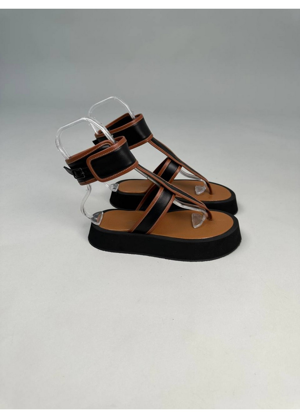 Повседневные женские кожаные босоножки 39 VZUTIK