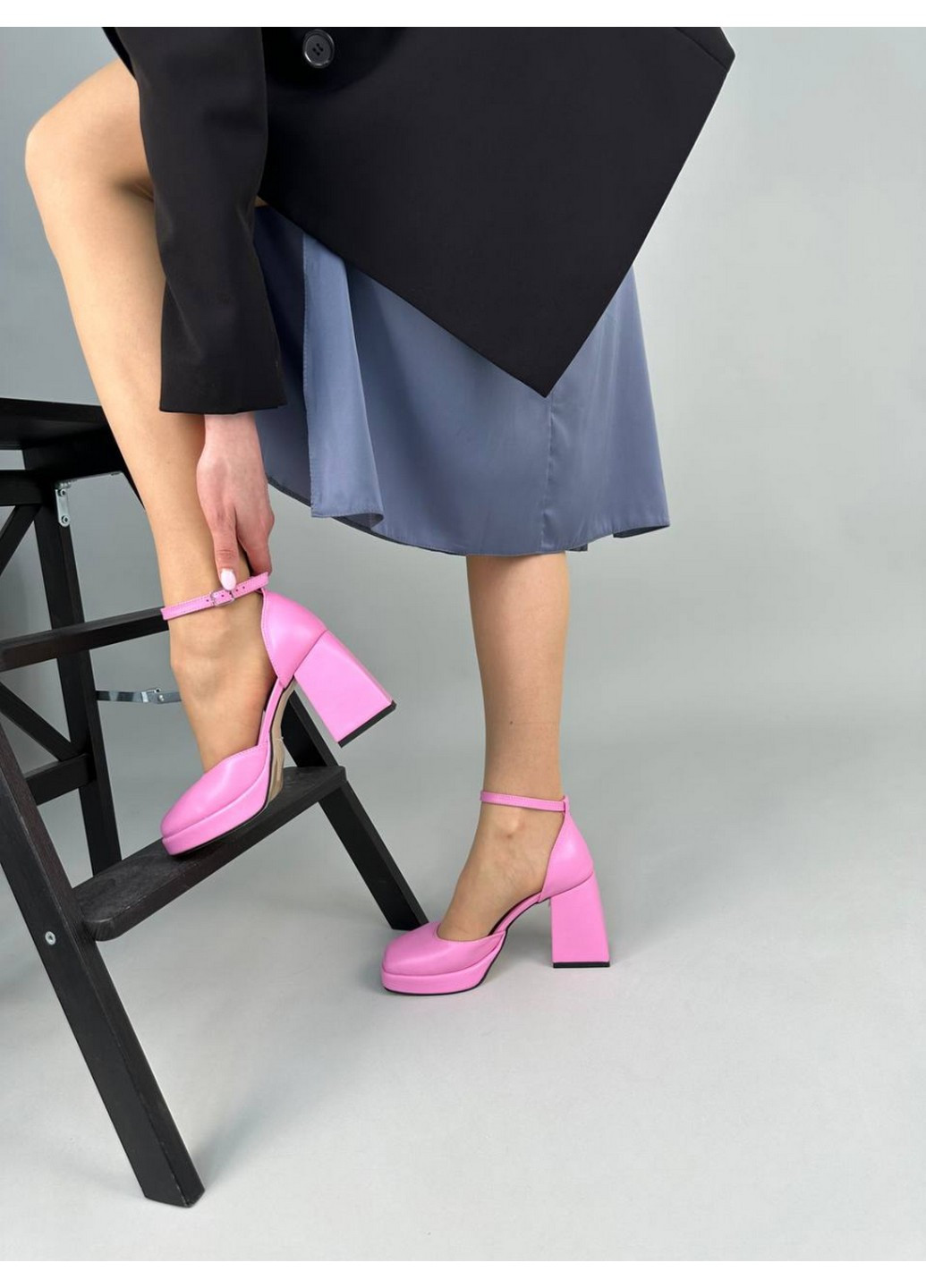 Повседневные женские кожаные босоножки 40 VZUTIK