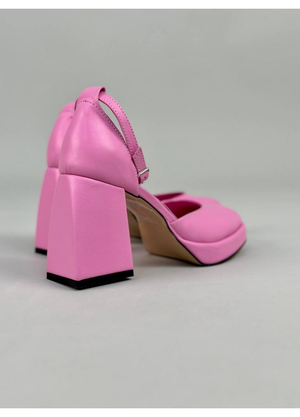 Повседневные женские кожаные босоножки 40 VZUTIK