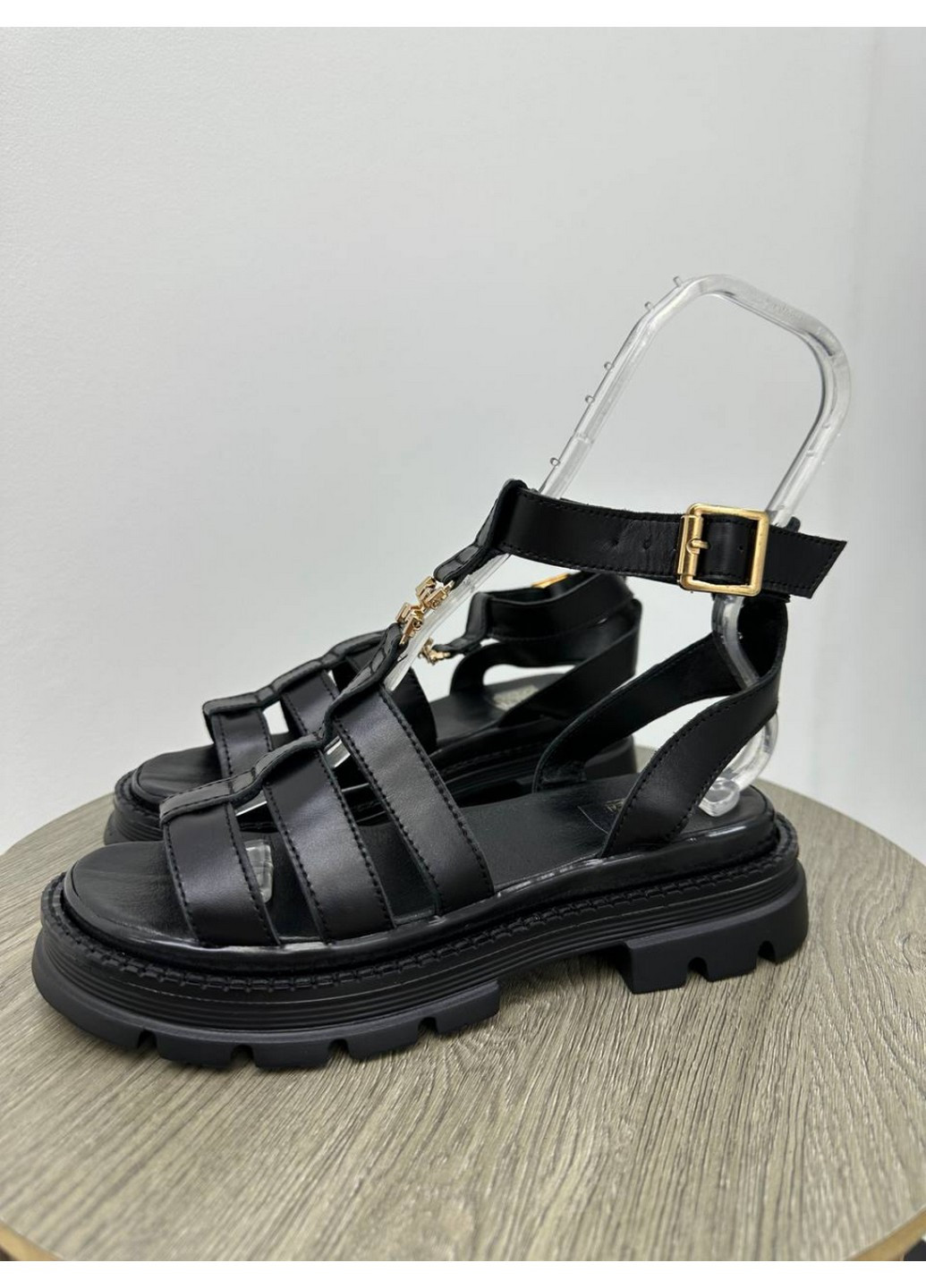 Повседневные женские кожаные босоножки 40 VZUTIK