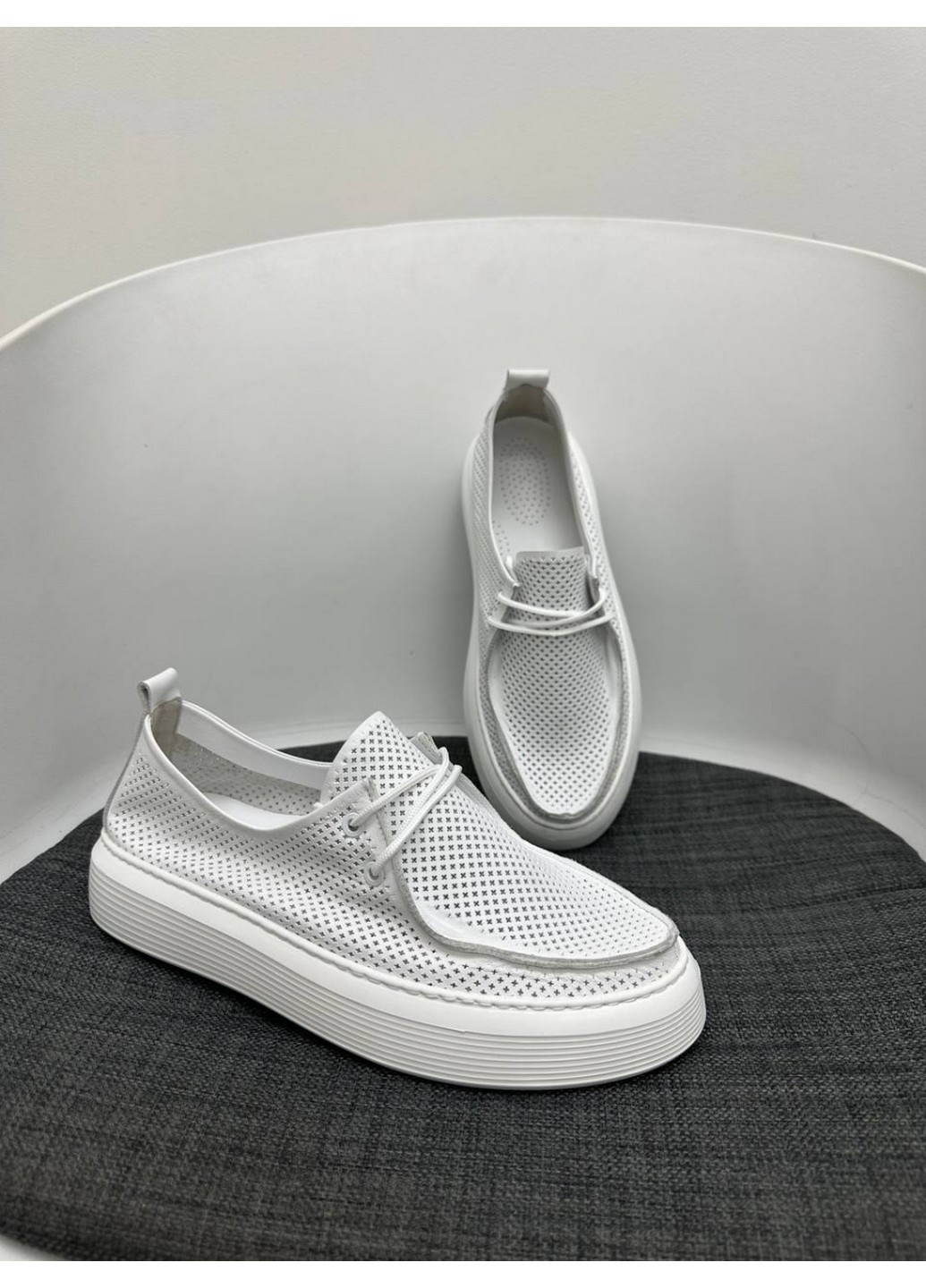 Белые женские кожаные мокасины 39 VZUTIK