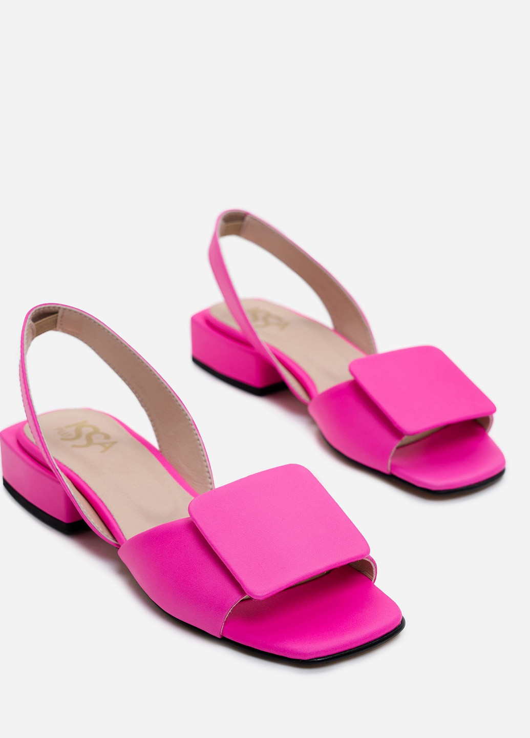Розовые кожаные босоножки на низком каблуке ISSA PLUS без застежки