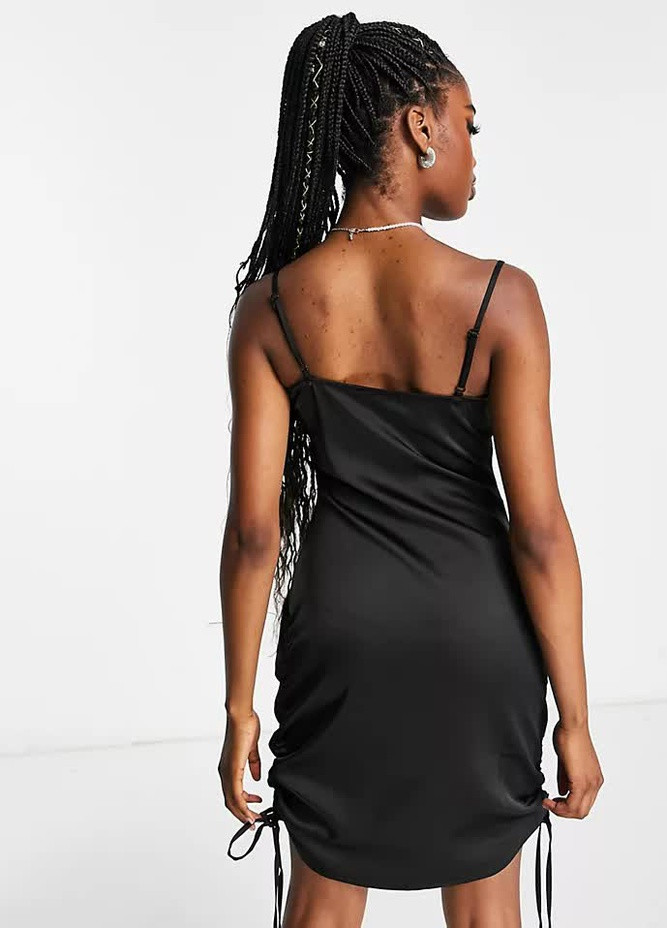 Чорна кежуал сатинова сукня Unique21 однотонна