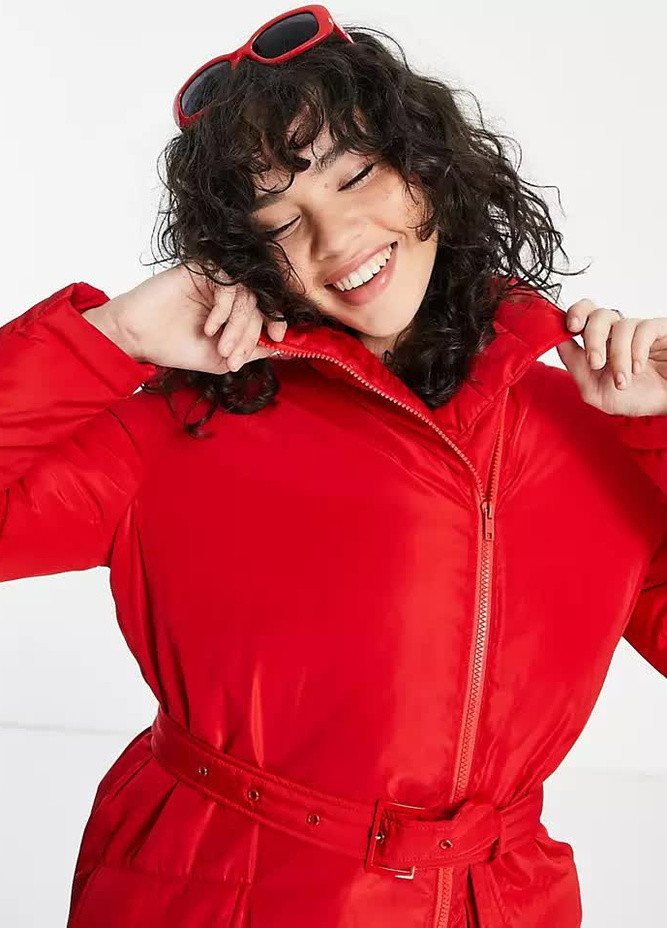 Красная демисезонная куртка с поясом original Love Moschino