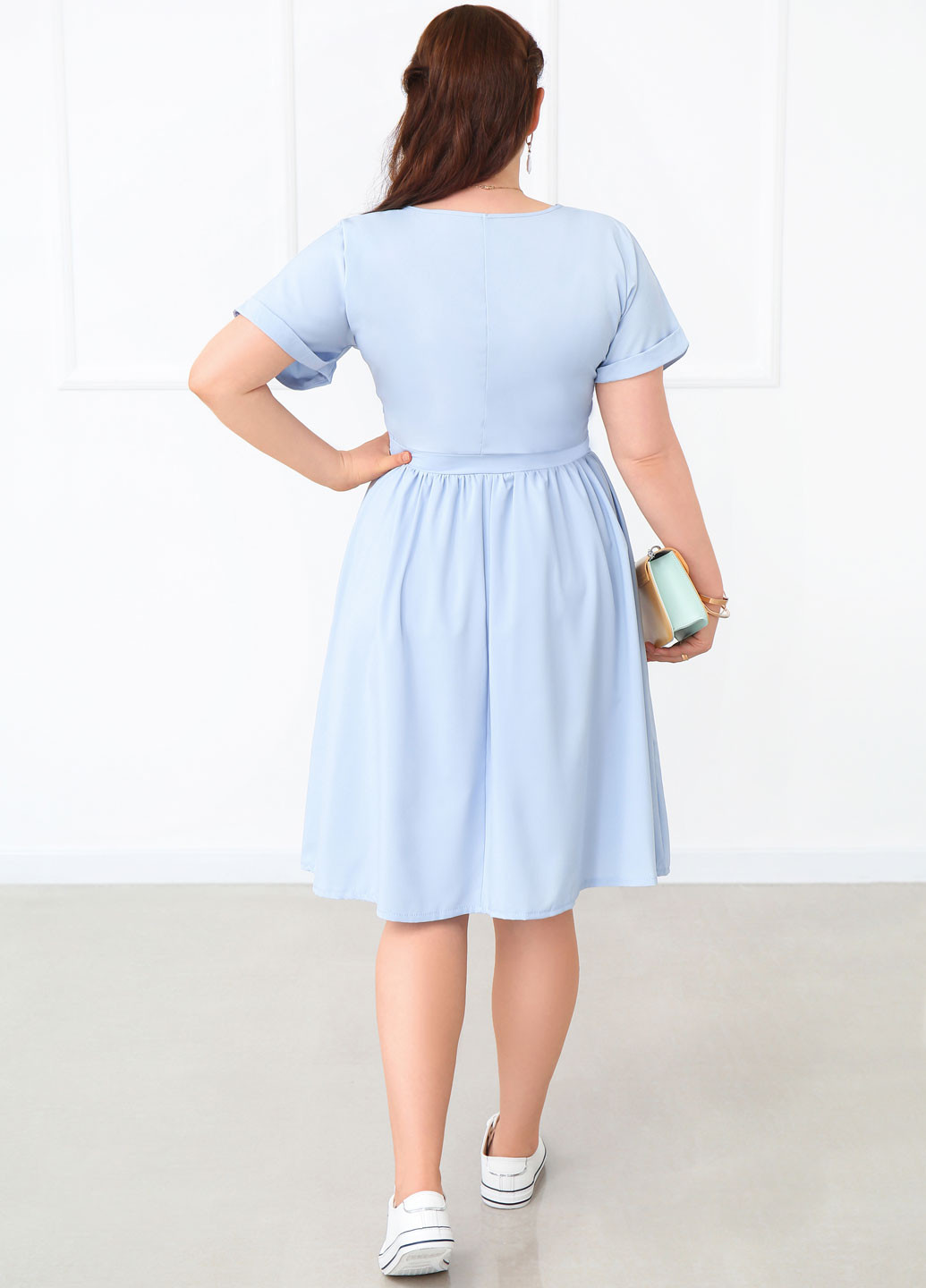Голубое повседневный женское платье миди с короткими рукавами Fashion Girl однотонное