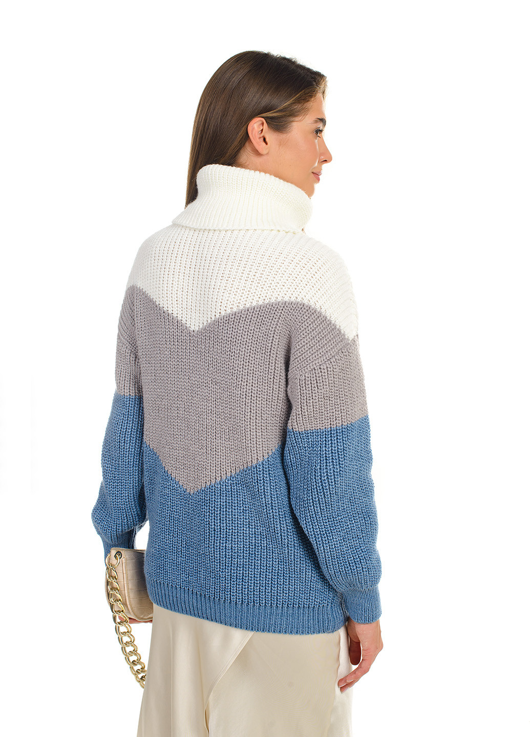 Блакитний трьохкольоровий об'ємний светр “oversize” SVTR