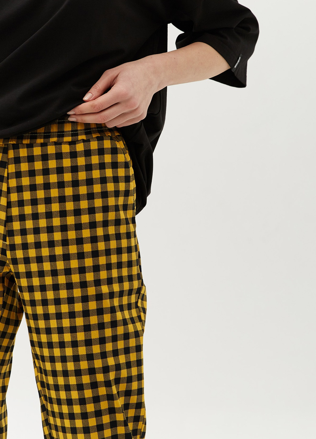 Желтые кэжуал демисезонные брюки Garne
