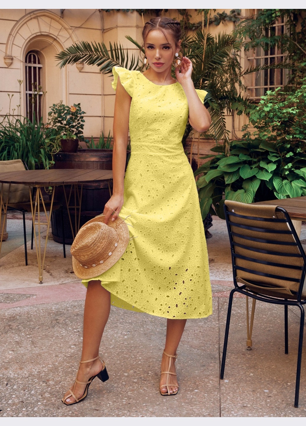 Желтое расклешенное платье из прошвы с открытой спиной жёлтое Dressa