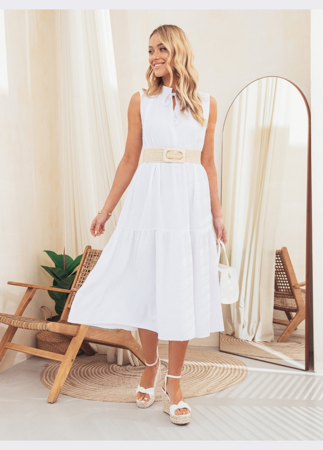 Білий сукня відрізна по талії білого кольору Dressa