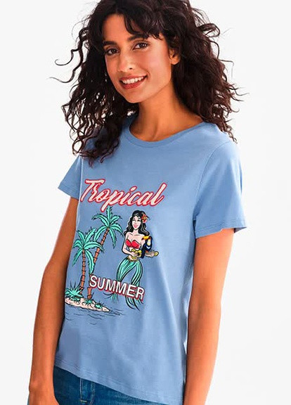 Голубая летняя футболка с принтом C&A