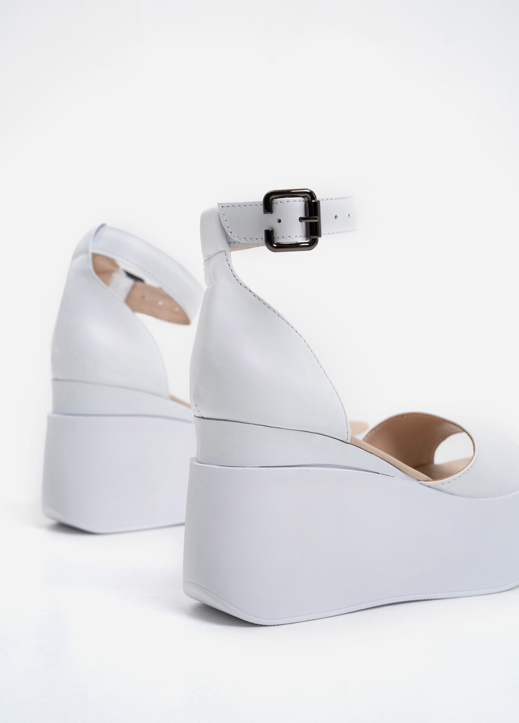 Белые босоножки женские ISSA PLUS с ремешком