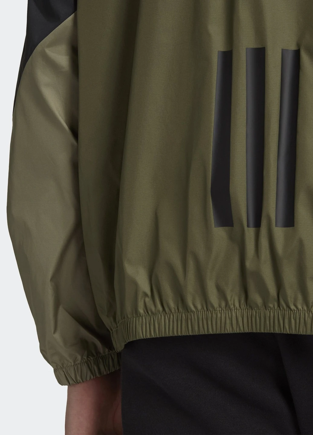 Оливковая (хаки) куртка adidas