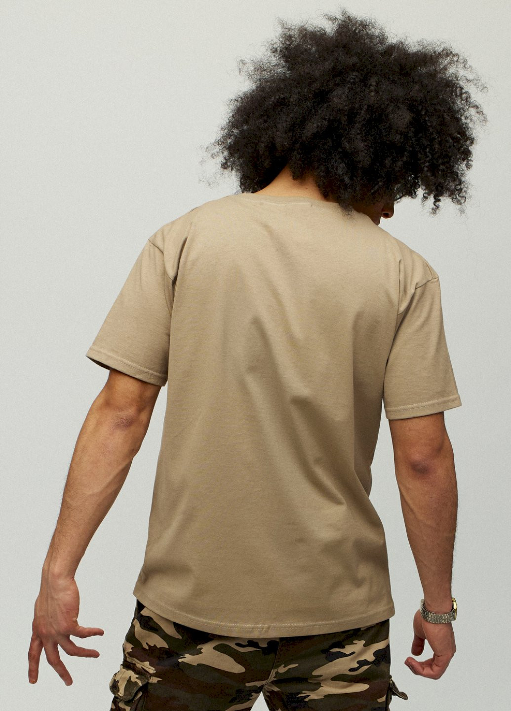 Хакі (оливкова) футболка чоловіча хакі "без звичайних людей не буває великих" YAPPI