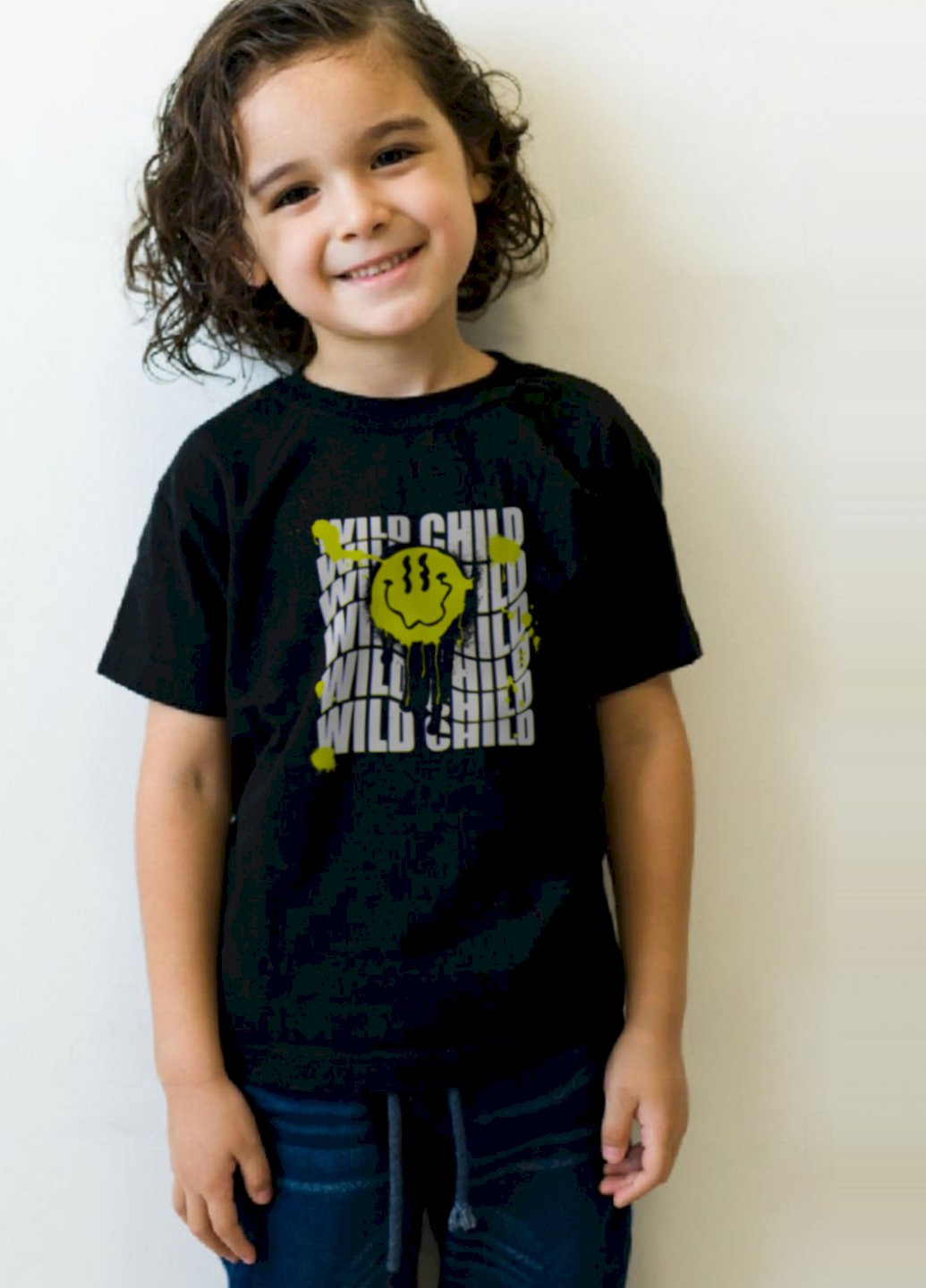 Черная демисезонная футболка детская черная "wild child" YAPPI