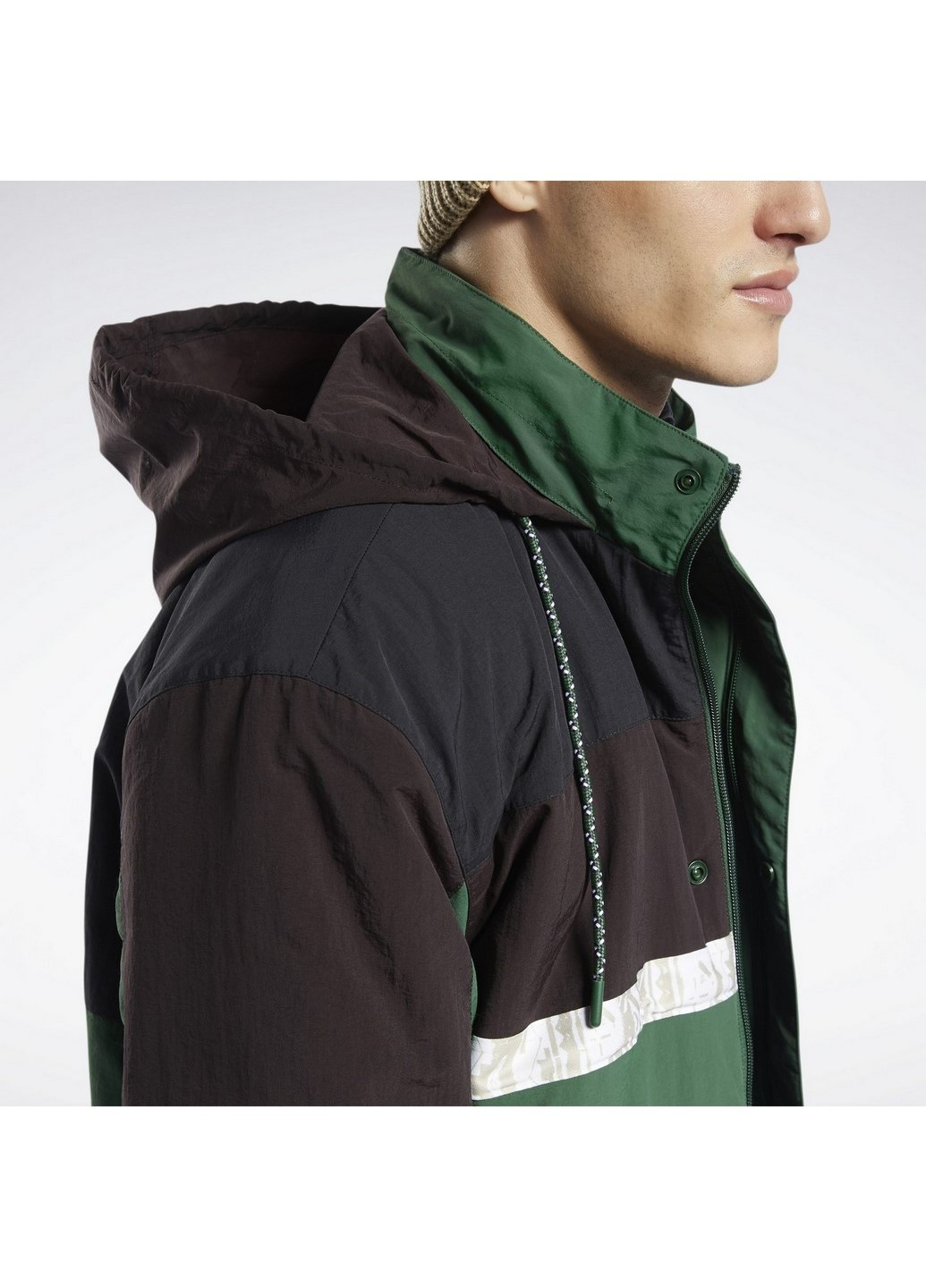 Зеленая демисезонная мужская куртка classics winter escape ft9464 Reebok