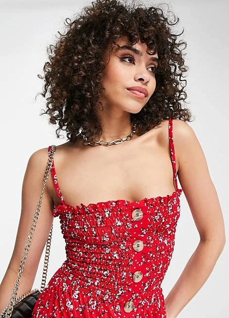 Червона сукня Missguided