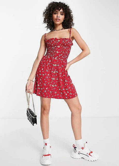 Червона сукня Missguided
