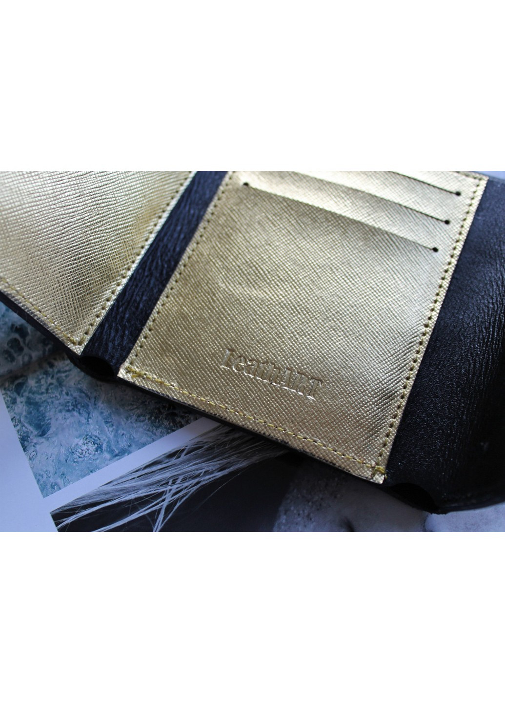 Жіночий шкіряний гаманець 12х10х3 см LeathART (259091975)