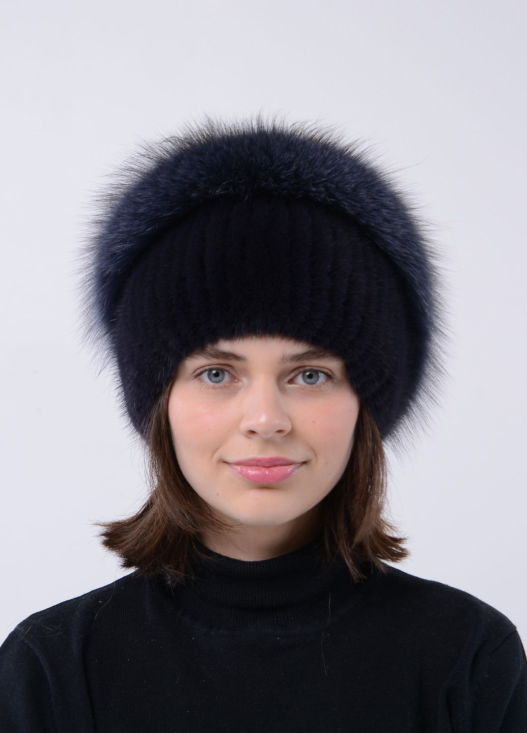 В'язана жіноча норкова шапка з помпоном Меховой Стиль улитка (259158743)