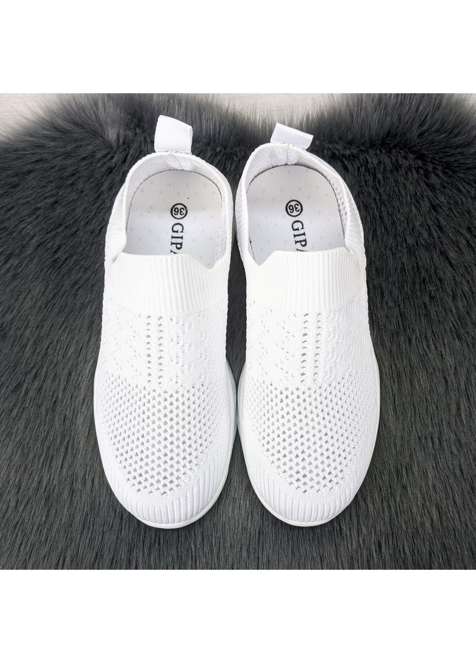 Білі осінні кросівки жіночі текстильні з перфорацією Gipanis