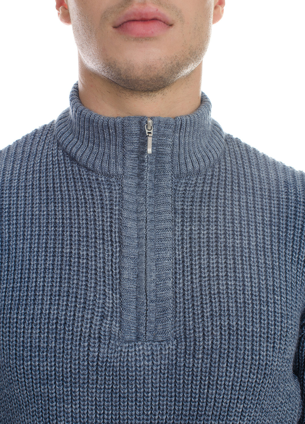 Серо-голубой мужской свитер со змейкой на воротнике SVTR