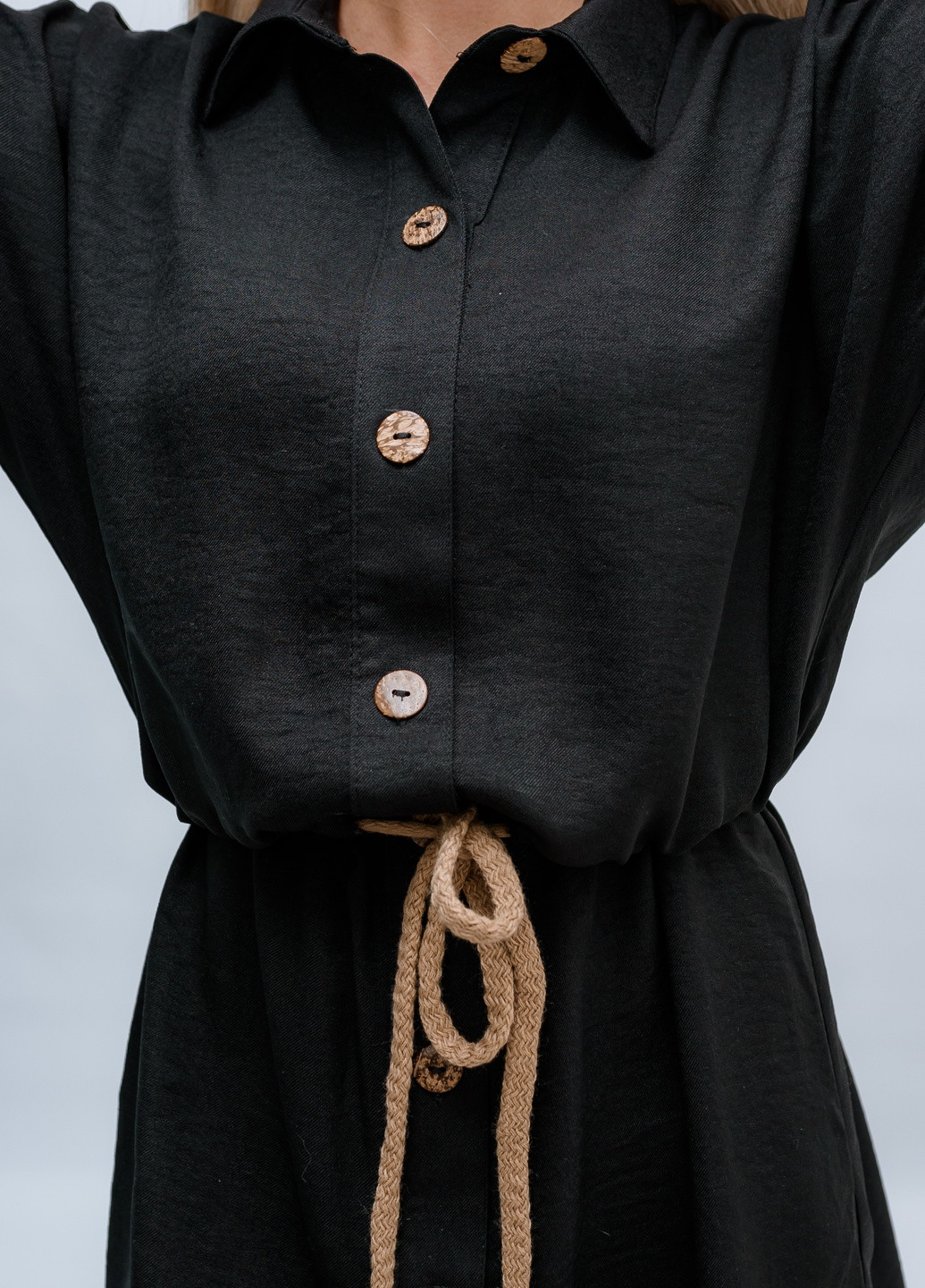 Чорна кежуал льняна сукня на гудзиках KVAN однотонна