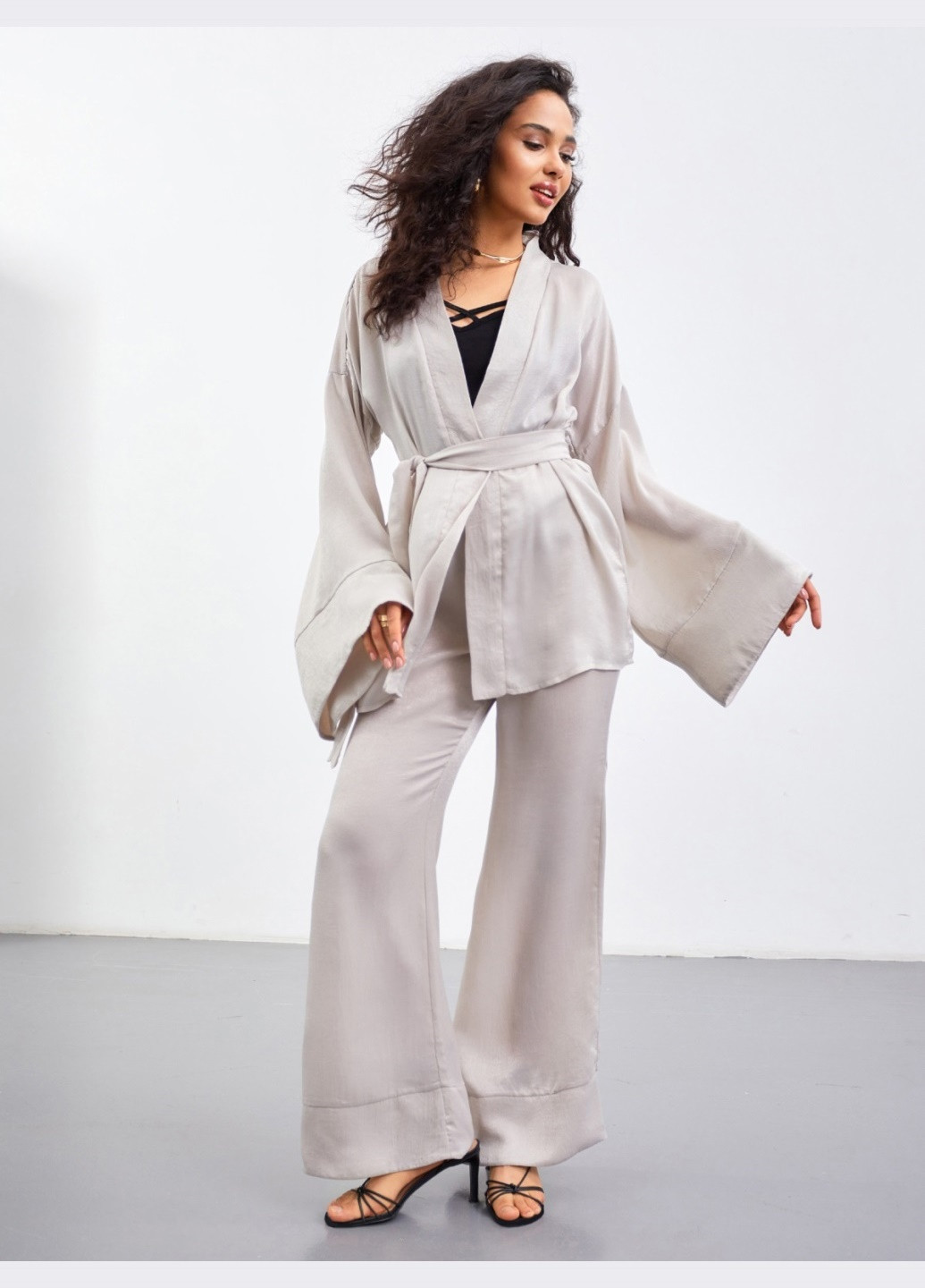 однотонный костюм с кимоно серый Dressa (259261929)