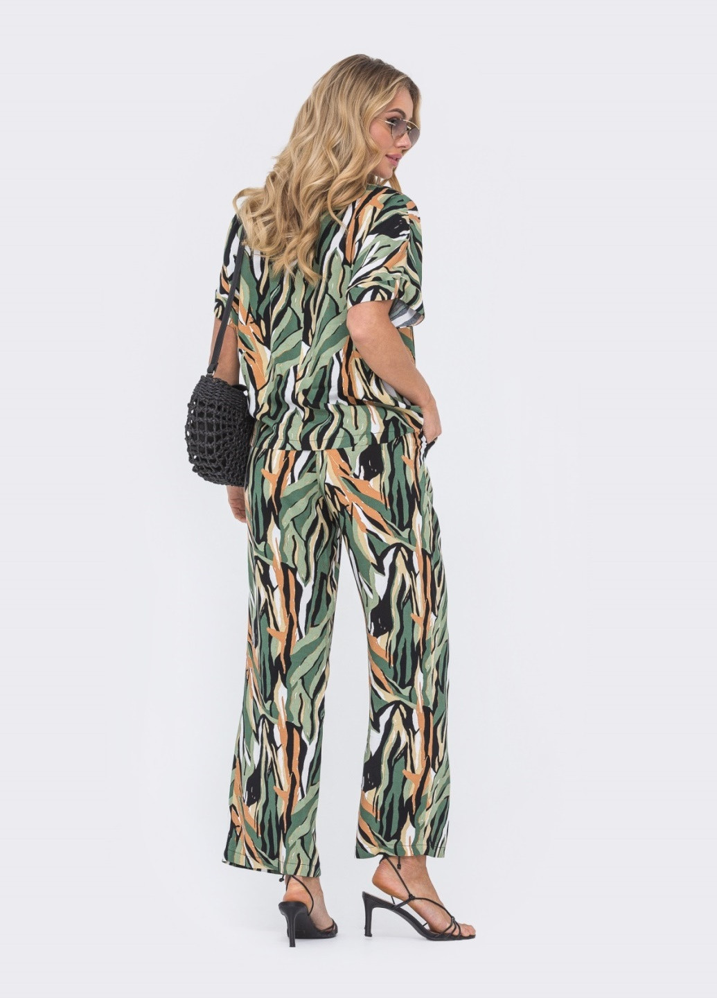 принтованный костюм из блузки и брюк зеленый Dressa (259261937)