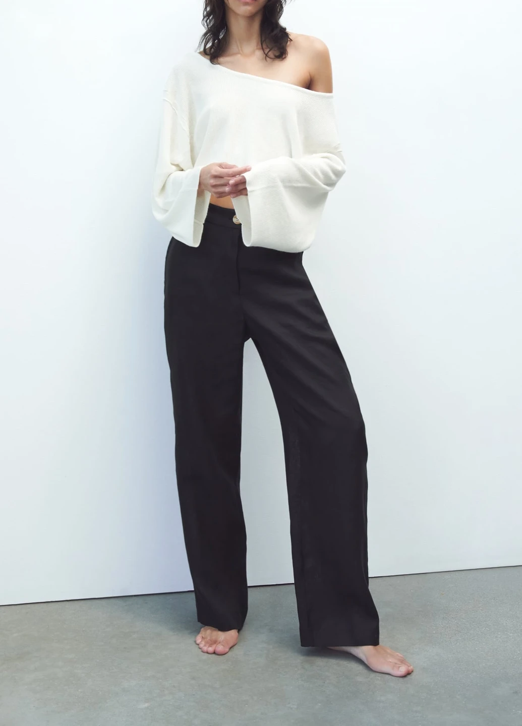 Белый демисезонный свитер Zara