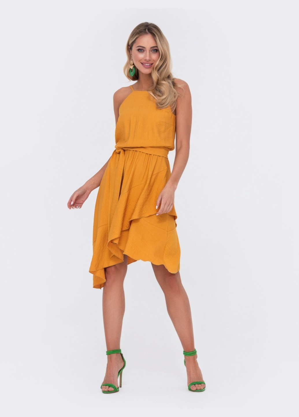 Желтое платье горчичного цвета с асимметричной юбкой Dressa