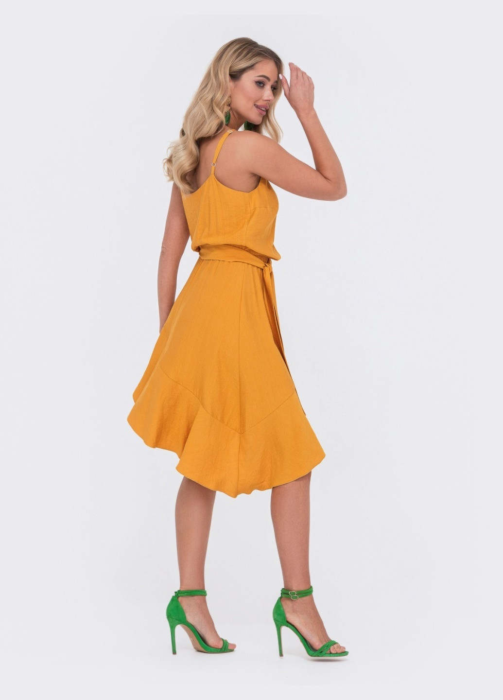 Желтое платье горчичного цвета с асимметричной юбкой Dressa