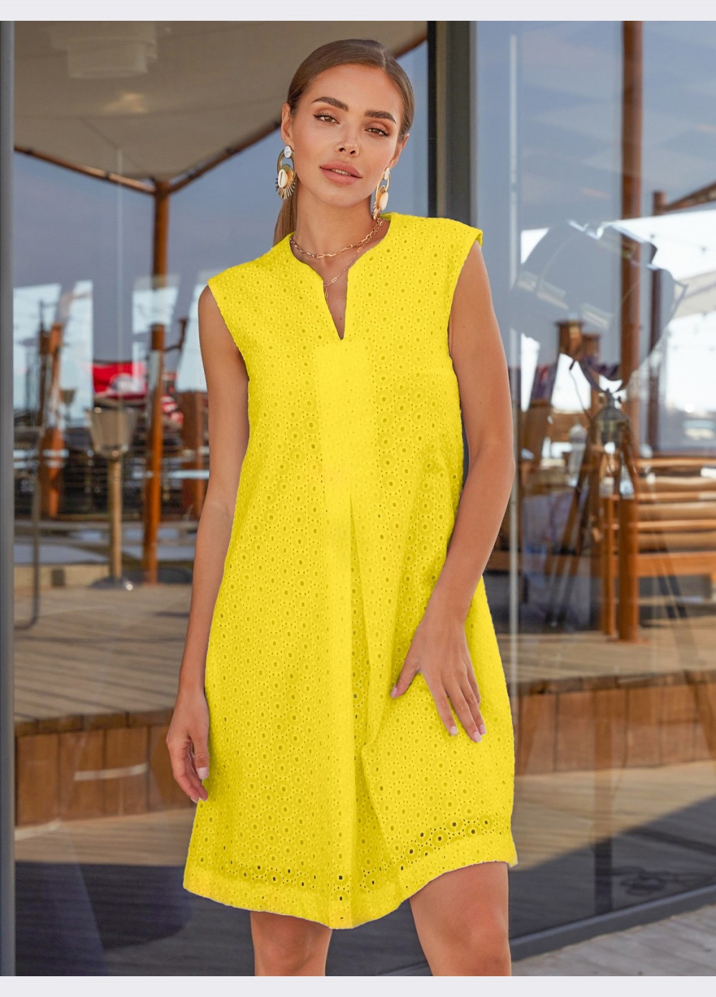 Желтое желтое платье-трапеция со встречными складками по полочке Dressa