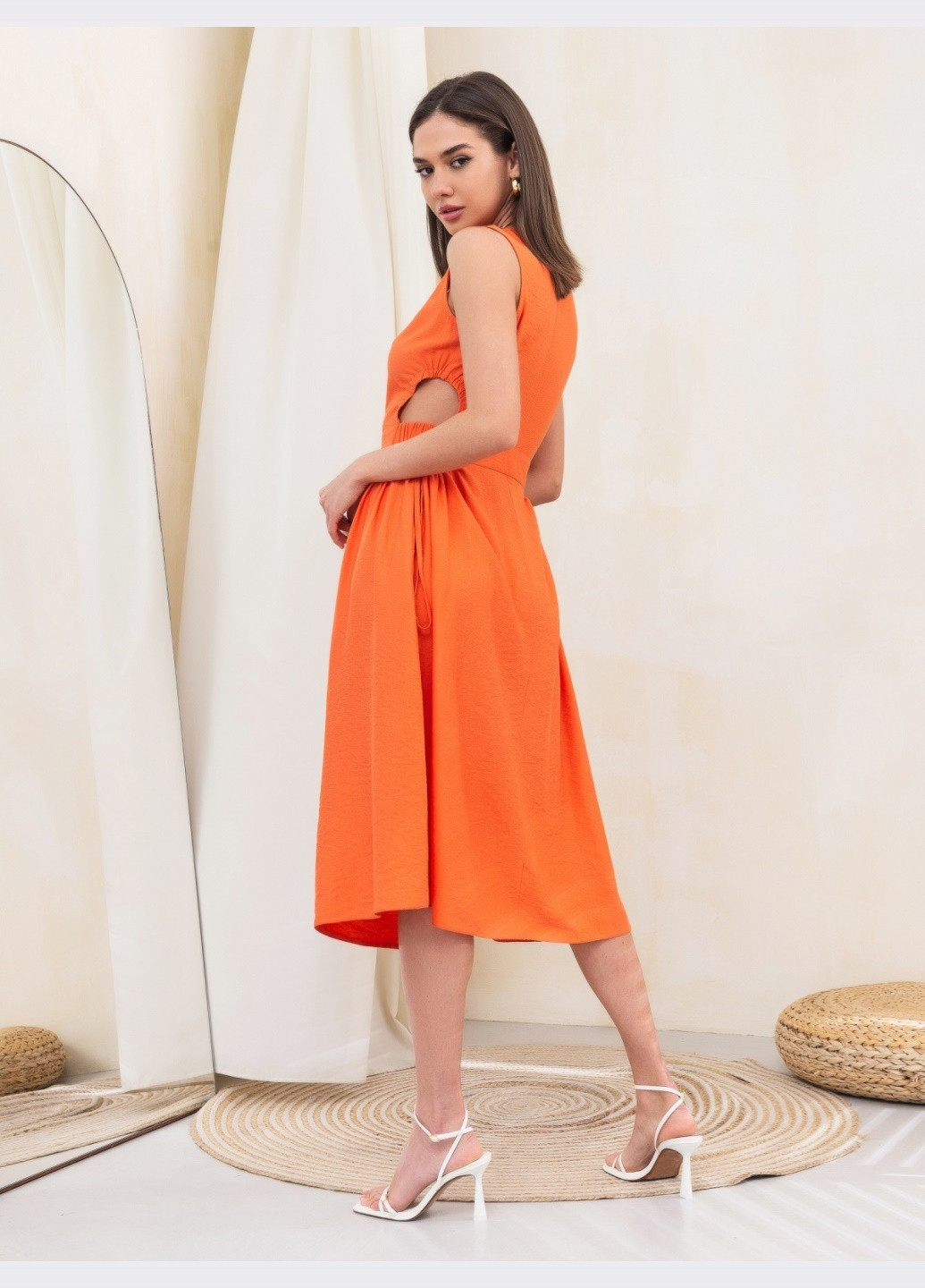 Оранжевое оранжевое платье до колена с оригинальными вырезами сбоку Dressa
