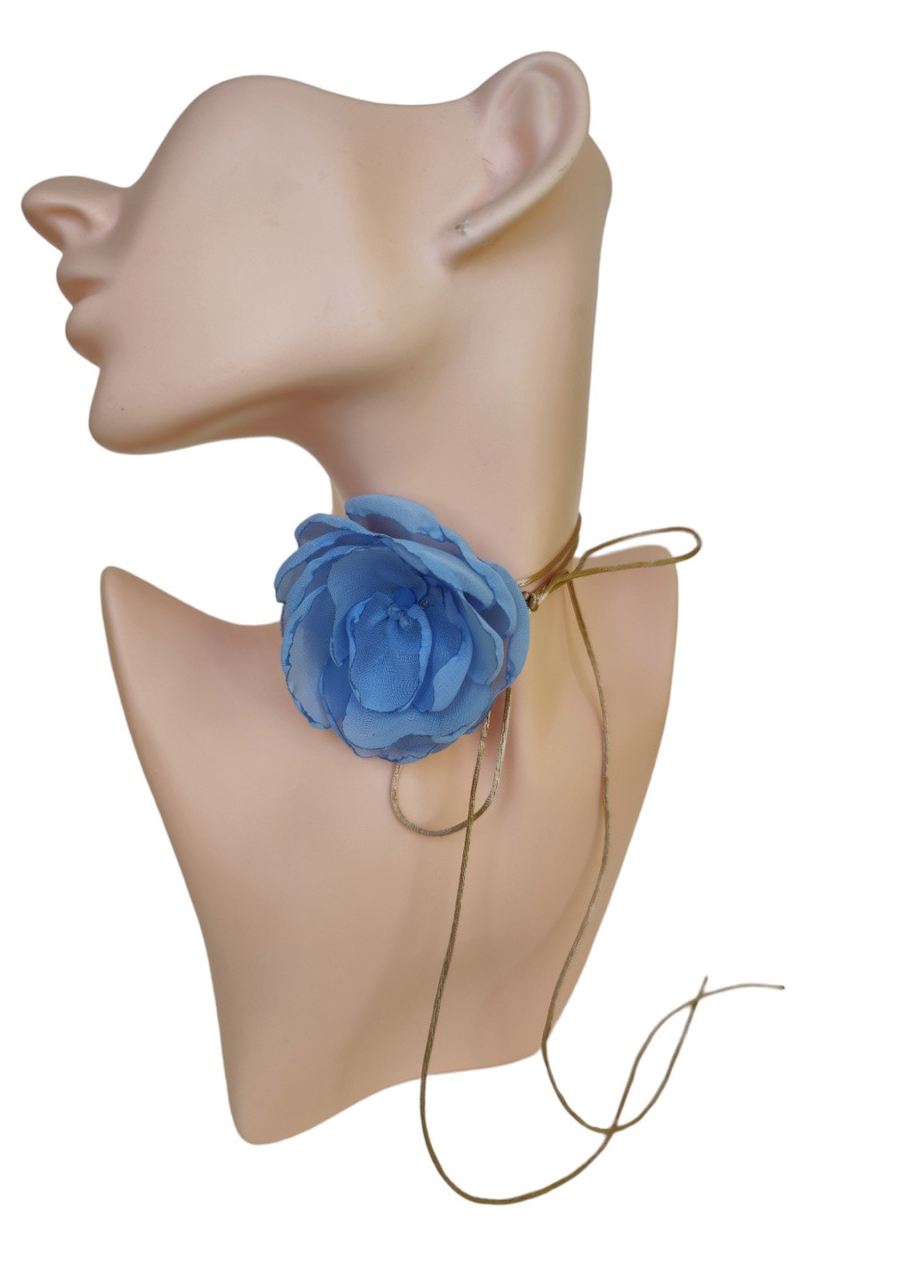 Чокер на шию квітка з трояндою на шнурку ніжно-голубого кольору, прикраса на шию шифонова троянда Ksenija Vitali (259318162)