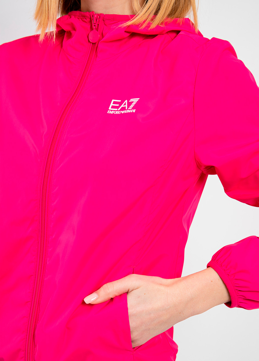 Розовая летняя куртка EA7