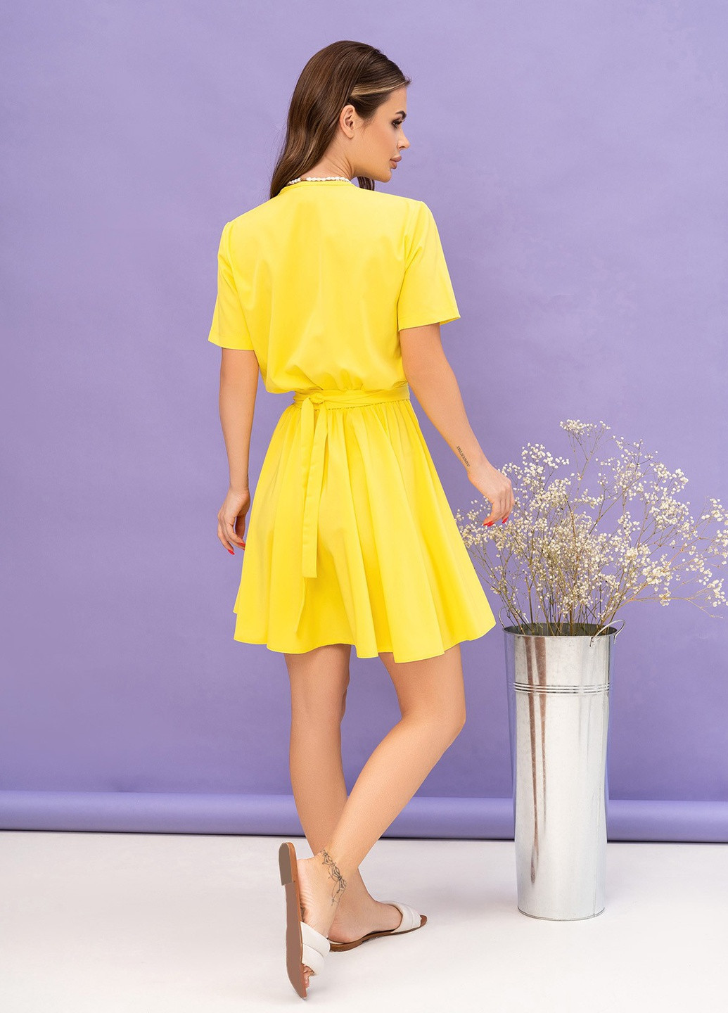 Желтое повседневный платье женское на запах ISSA PLUS однотонное
