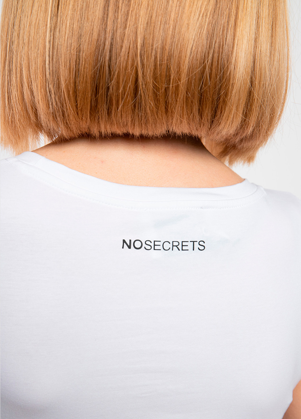 Белая летняя футболка No Secrets