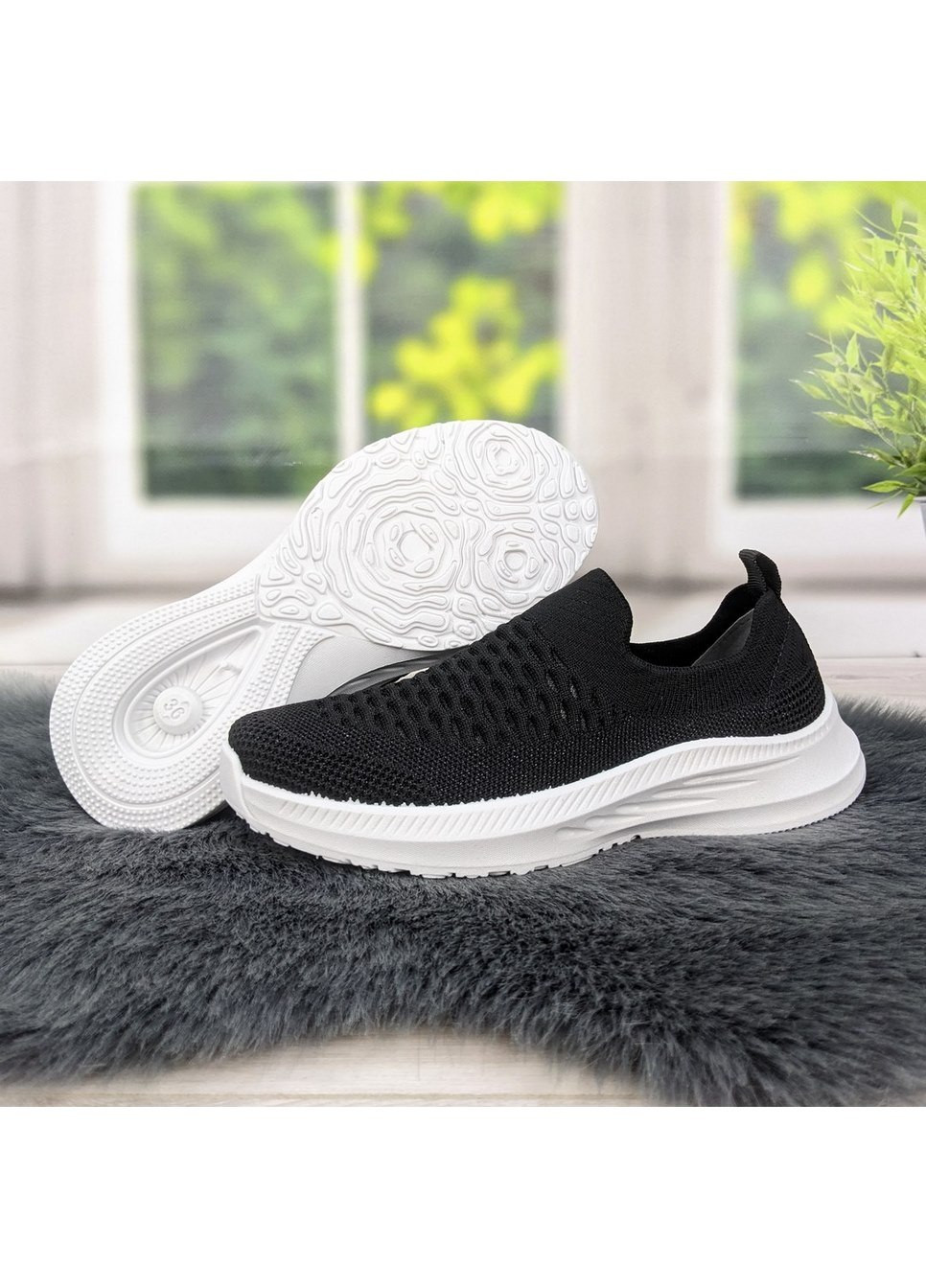 Чорні всесезонні кросівки жіночі текстильні весняно-літні Dago