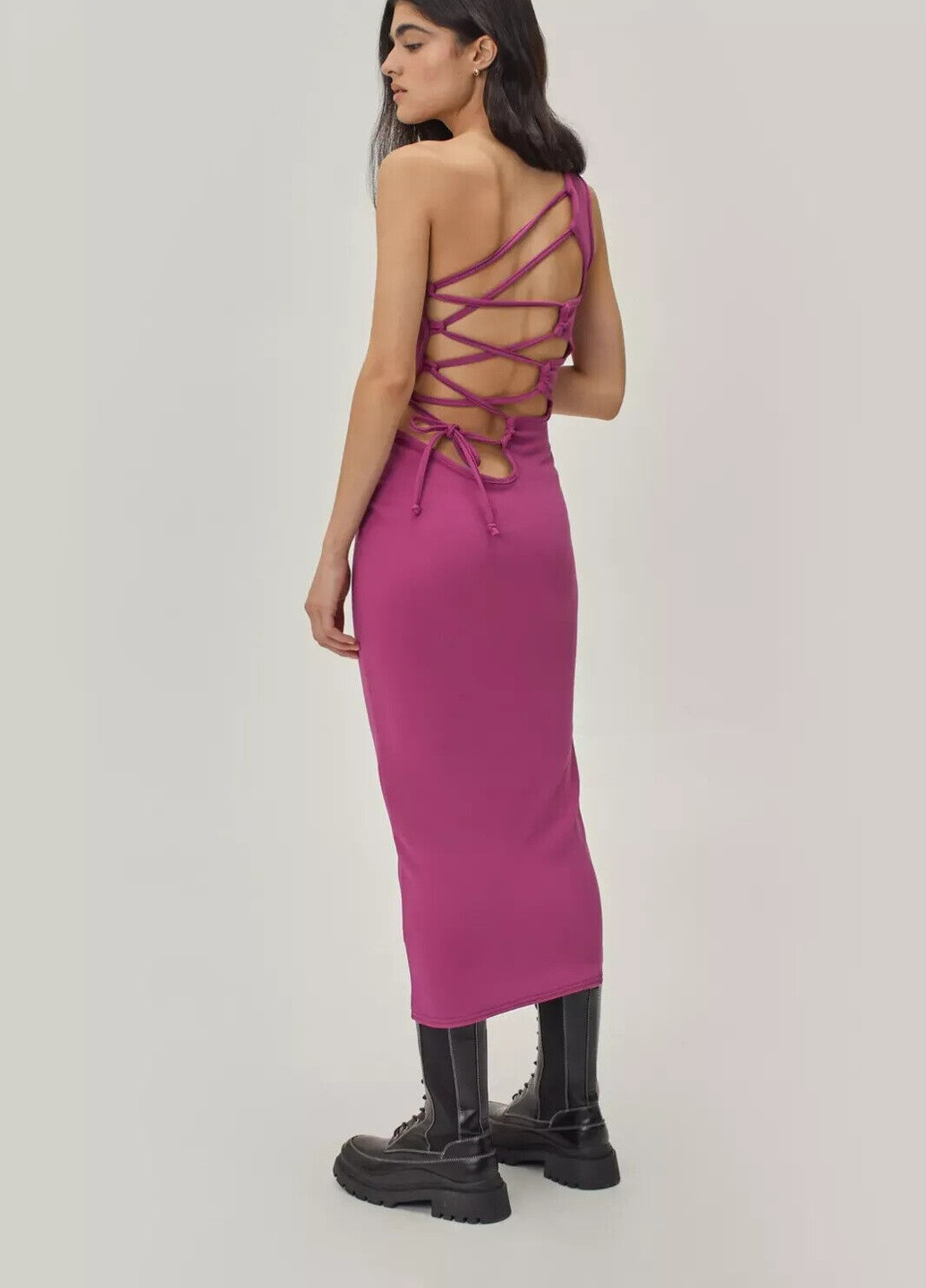 Фиолетовое кэжуал облегающее платье миди со шнуровкой сзади Nasty Gal однотонное