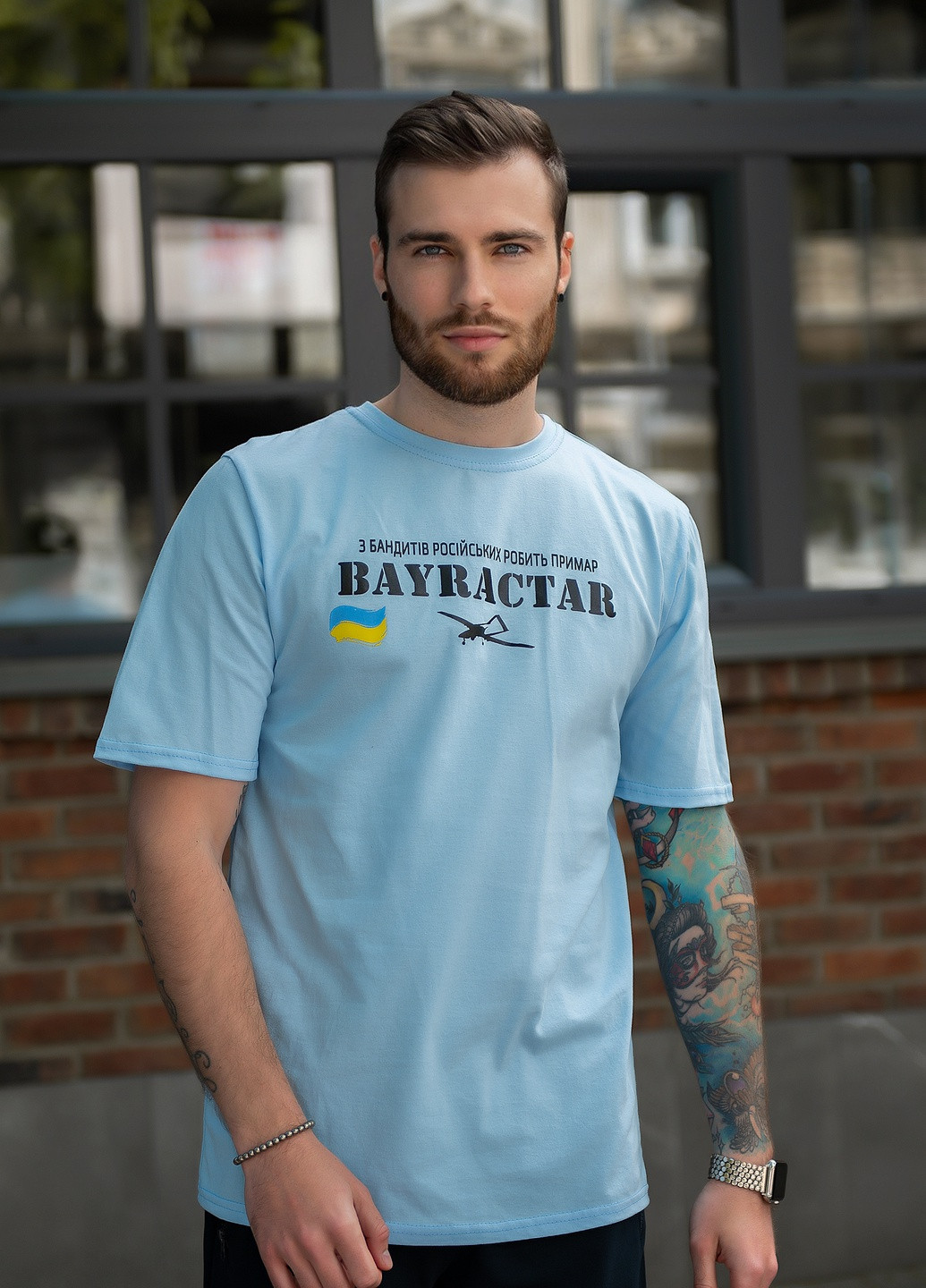 Хаки (оливковая) футболка их хлопкового трикотажа с патриотической символикой Tailer