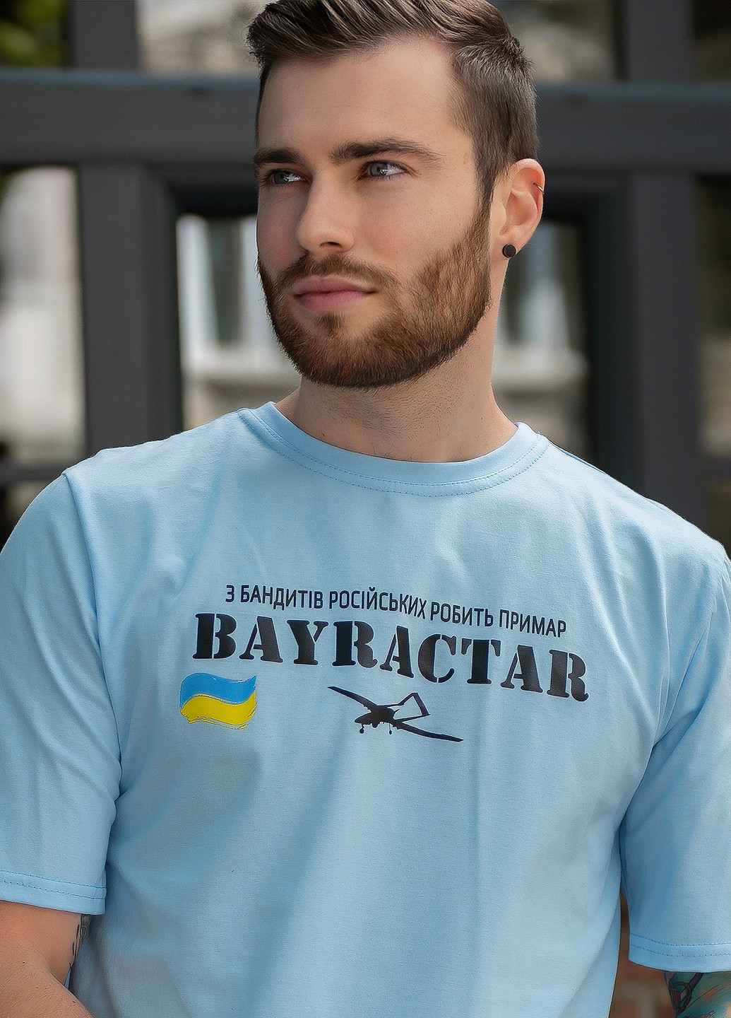 Хаки (оливковая) футболка их хлопкового трикотажа с патриотической символикой Tailer