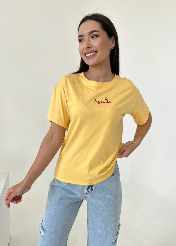 Желтая летняя желтая трикотажная футболка с вышитым декором Magnet