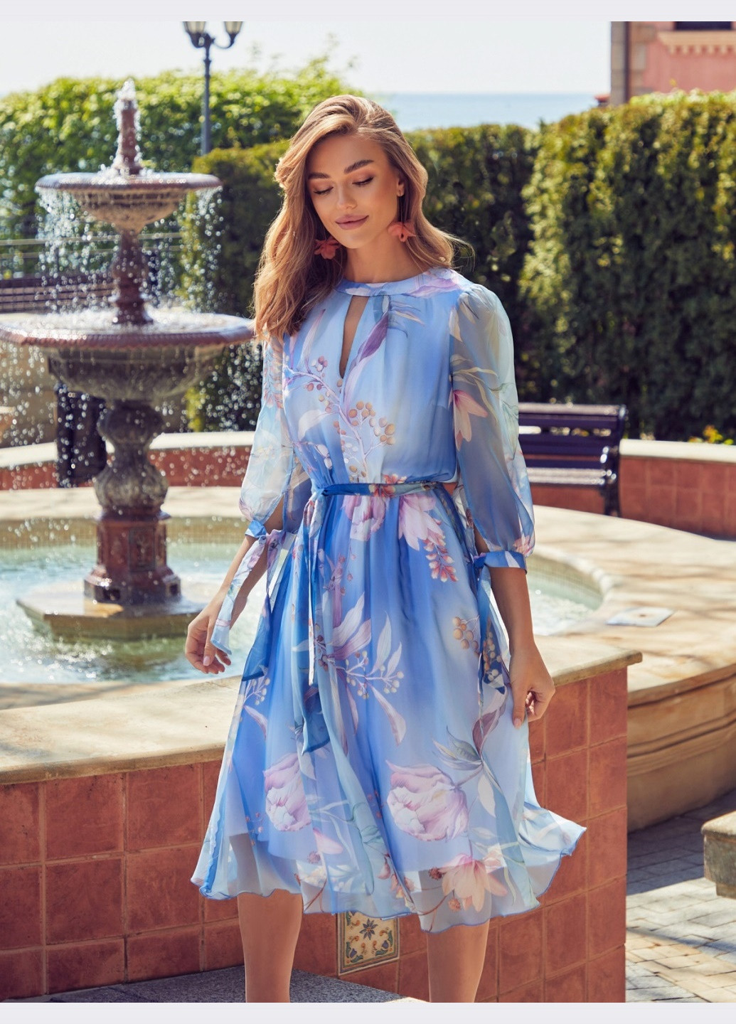 Голубое шифоновое платье-клёш голубого цвета Dressa