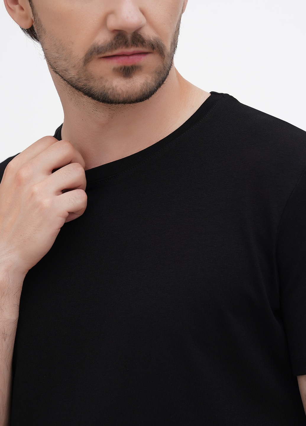 Черная футболка базовая с коротким рукавом German Volf
