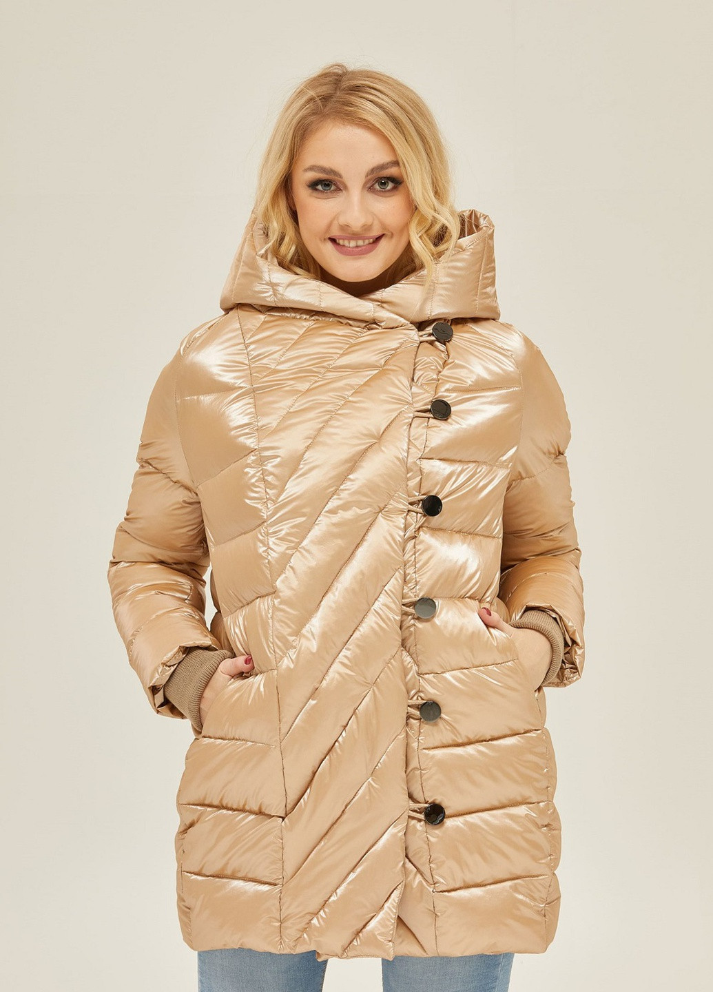 Бежевая зимняя куртка MN