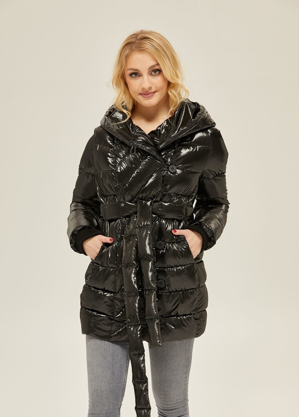 Чорна зимня куртка MN