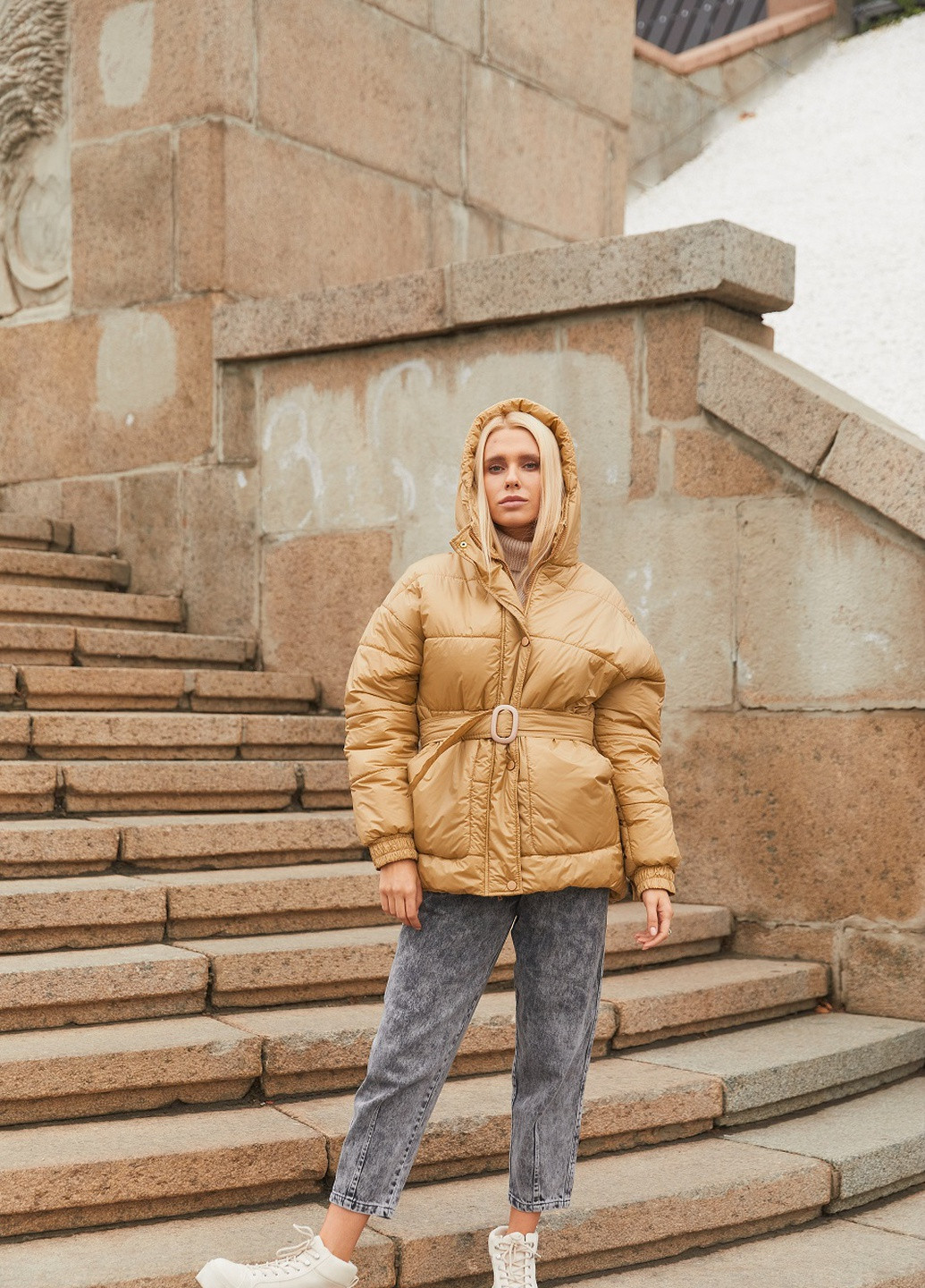 Бежева демісезонна куртка MN