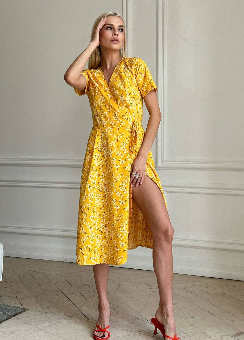 Желтое повседневный платье Liton с цветочным принтом