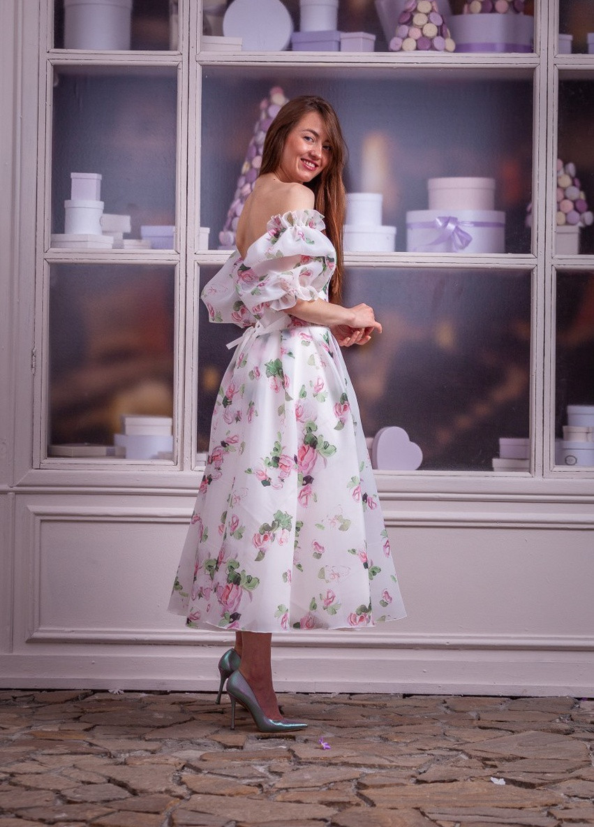 Белое вечернее платье Lolita с цветочным принтом