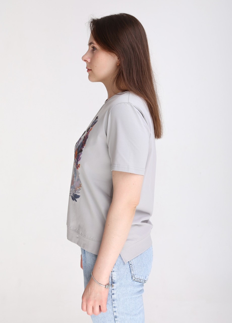 Серая всесезон футболка женская серая прямая большой размер с принтом с коротким рукавом JEANSclub Прямая